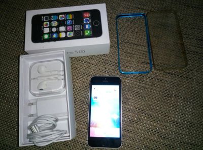 Лот: 8536628. Фото: 1. IPhone 5s 16 gb. Смартфоны