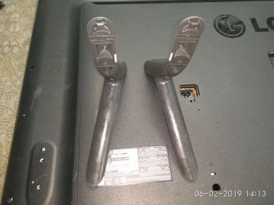 Лот: 13243274. Фото: 1. ножки тв LG 42LF564V. Кронштейны, стойки, подставки