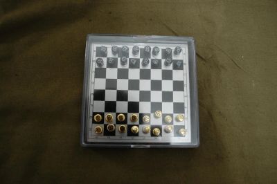 Лот: 10067028. Фото: 1. Шахматы магнитные. Шахматы, шашки, нарды