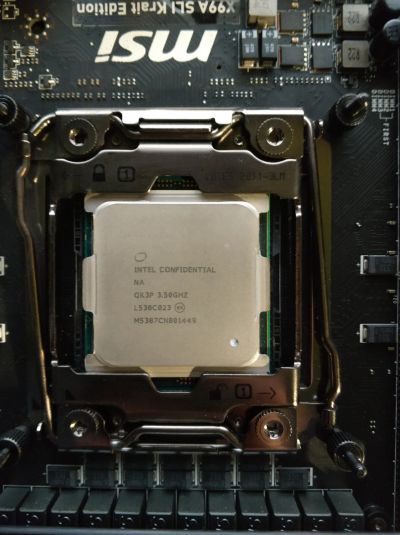 Лот: 12333926. Фото: 1. Intel Core i7-6900K ES. Процессоры