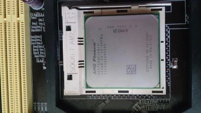 Лот: 11535357. Фото: 1. Процессор AMD Phenom 9750. Процессоры