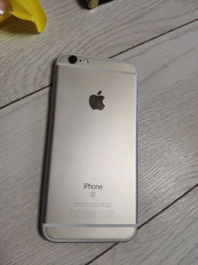 Лот: 12240704. Фото: 1. iphone 6s gold. Смартфоны