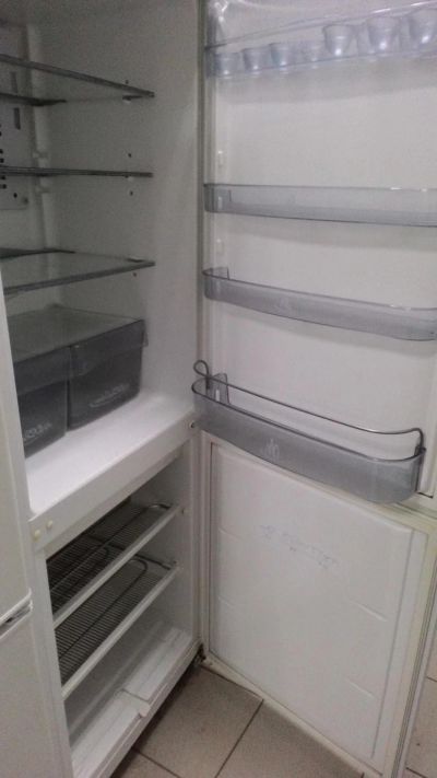 Лот: 6626476. Фото: 1. Холодильник Snaige (магазин б... Холодильники, морозильные камеры