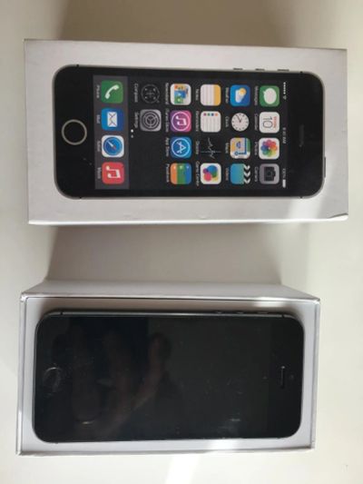 Лот: 9674751. Фото: 1. iphone 5s 32 gb. Смартфоны