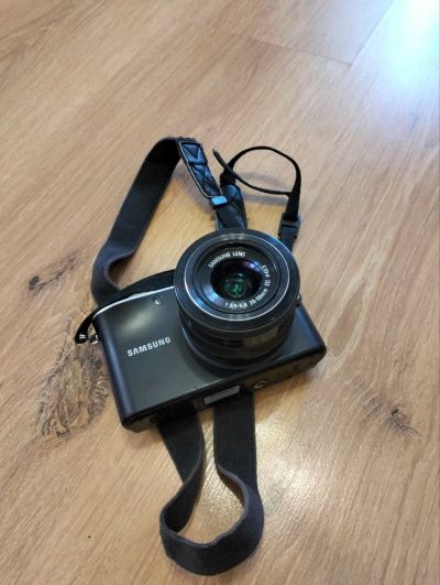 Лот: 23530047. Фото: 1. Фотоаппарат Samsung nx100. Цифровые зеркальные