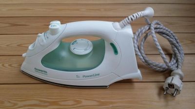 Лот: 7168274. Фото: 1. Утюг Rowenta PowerLine DM-132... Утюги, парогенераторы, отпариватели