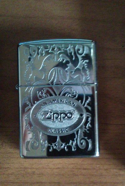 Лот: 4704259. Фото: 1. оригинальная zip зажигалка. Зажигалки, спички, пепельницы
