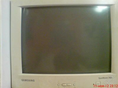 Лот: 2260295. Фото: 1. SAMSUNG SyncMaster750s. ЭЛТ-мониторы