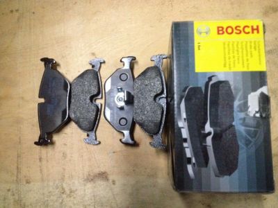 Лот: 7103884. Фото: 1. Комплект задних колодок Bosh+датчик... Тормозная система