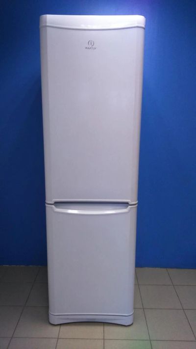 Лот: 8145180. Фото: 1. Продам холодильник Indesit в отличном... Холодильники, морозильные камеры