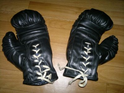 Лот: 4036173. Фото: 1. Боксерские перчатки old school. Одежда для боевых искусств