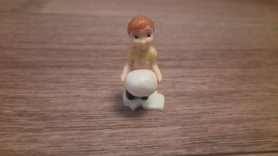 Лот: 20518468. Фото: 1. Холодное сердце Анна фигурка. Фигурки, статуэтки
