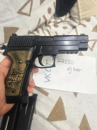 Лот: 25762787. Фото: 1. Страйкбольный пистолет sig 226... Пневматическое оружие