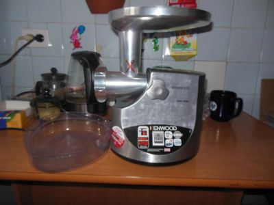 Лот: 4512129. Фото: 1. Мясорубка электрическая Kenwood. Кухонная