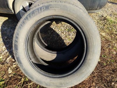 Лот: 17546374. Фото: 1. GoodYear EfficientGrip SUV4x4... Шины