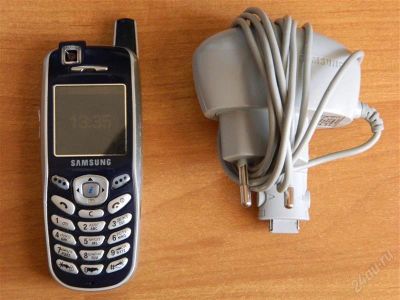 Лот: 2806324. Фото: 1. шестисотый,но не мерседес samsung... Кнопочные мобильные телефоны