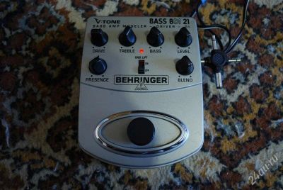 Лот: 1129672. Фото: 1. Педаль для бас-гитары Behringer... Гитарные эффекты и комбоусилители