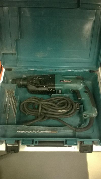 Лот: 6413581. Фото: 1. Перфоратор Makita HR2450. Кейс... Электроинструмент