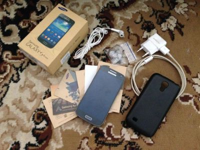 Лот: 6130041. Фото: 1. Samsung Galaxy S4 mini black edition. Смартфоны