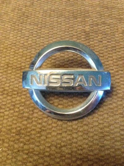 Лот: 10843272. Фото: 1. эмблама шильдик nissan. Другое (автозапчасти)