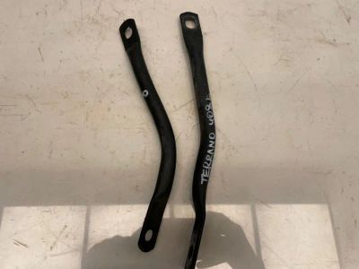 Лот: 22460325. Фото: 1. крепление подрамника Nissan Terrano... Двигатель и элементы двигателя
