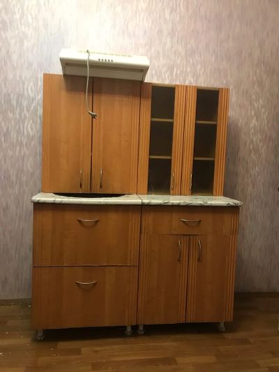Лот: 18219671. Фото: 1. Кухонный гарнитур с вытяжкой на... Кухонные гарнитуры