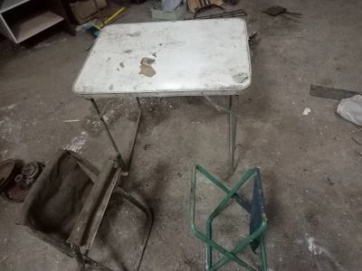 Лот: 17130705. Фото: 1. Столик складной +два табурета. Туристическая, походная мебель