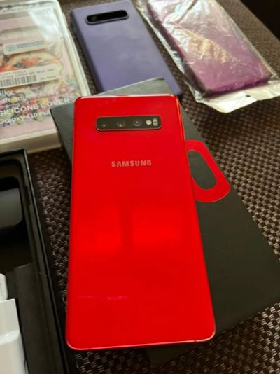 Лот: 19588243. Фото: 1. Samsung galaxy s10 plus. Смартфоны