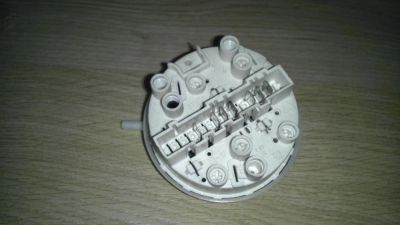 Лот: 4356053. Фото: 1. Прессостат Electrolux 132082230. Запчасти для остальной бытовой техники