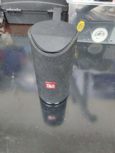 Лот: 24789414. Фото: 1. Сломанная Bluetooth колонка. Портативные, беспроводные колонки