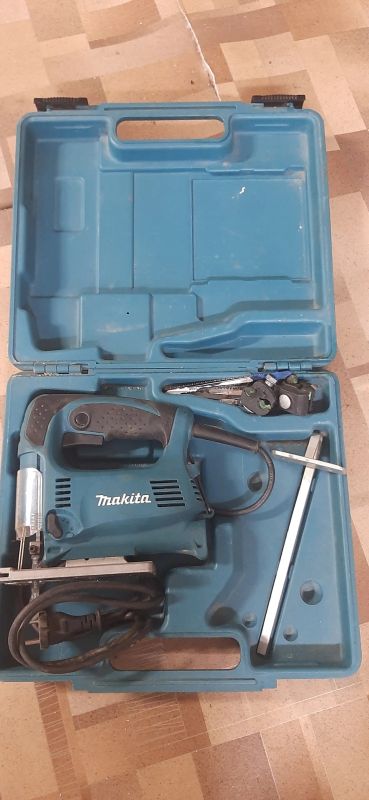 Лот: 19692532. Фото: 1. Электролобзик 220в Makita. Электроинструмент