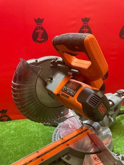 Лот: 20663905. Фото: 1. Пила торцовочная Black&Decker... Электроинструмент