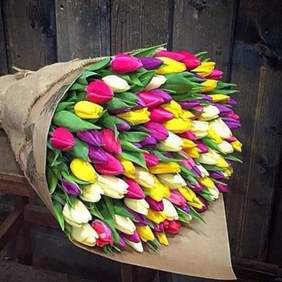 Лот: 11273691. Фото: 1. Букет из 101 тюльпана с доставкой... Свежие цветы