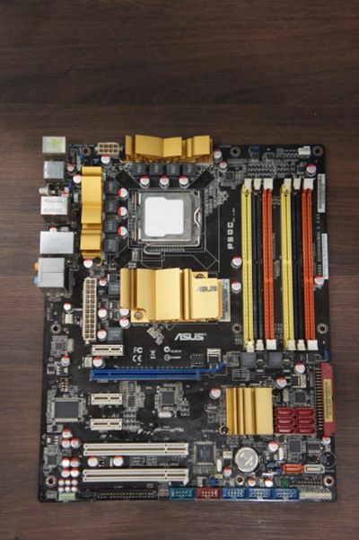 Лот: 19834192. Фото: 1. Материнская плата Asus P5QC (LGA775... Материнские платы