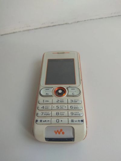 Лот: 21058032. Фото: 1. Телефон Sony Ericsson W200i. Кнопочные мобильные телефоны