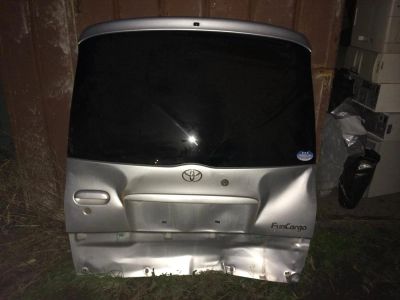 Лот: 4582580. Фото: 1. Пятая дверь багажника Toyota FunCargo... Кузов