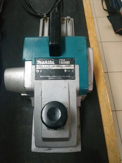 Лот: 15532115. Фото: 1. Электрорубанок Makita 1806B(). Ручной инструмент