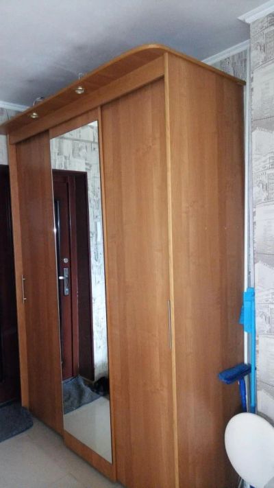 Лот: 11465329. Фото: 1. Отдельностоящий шкаф с подсветкой. Шкафы, шкафы-купе