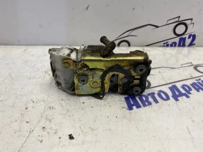 Лот: 21714685. Фото: 1. замок двери toyota Avensis AT220L. Двигатель и элементы двигателя