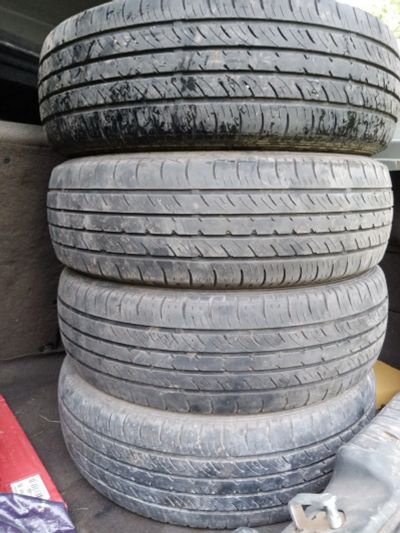 Лот: 16230752. Фото: 1. Шины Dunlop R14. Шины