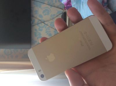 Лот: 5004805. Фото: 1. iPhone 5s 16gb gold ,идеальное... Смартфоны