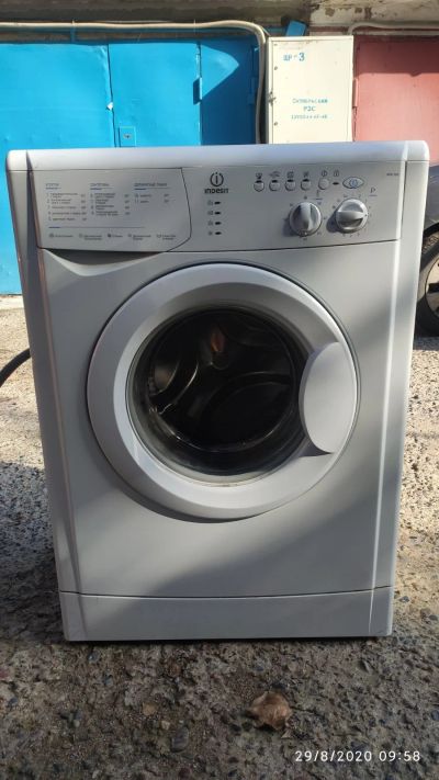Лот: 16446098. Фото: 1. Indesit Wils 102(CSI). Стиральные машины