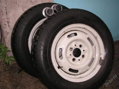 Лот: 1106054. Фото: 1. два всесезонных 175/75/13. Шины на дисках