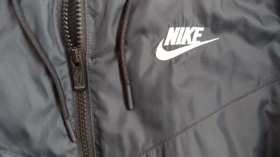 Лот: 14025261. Фото: 1. Куртка Nike Windrunner. Оригинал. Легкие куртки, толстовки