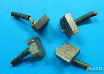 Лот: 8147430. Фото: 1. Щетки стартера Toyota 28142-67090... Электрооборудование