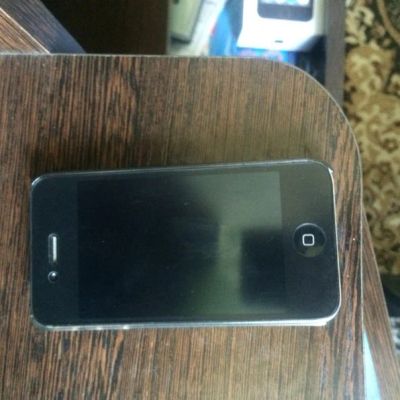 Лот: 7747486. Фото: 1. Iphone 4S 16Gb black. Смартфоны