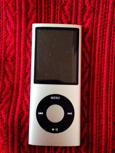 Лот: 4078769. Фото: 1. iPod 8gb. Плееры