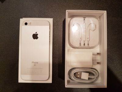 Лот: 12426283. Фото: 1. Iphone SE 32Gb. Смартфоны