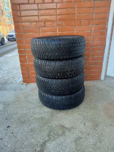 Лот: 21018734. Фото: 1. Michelin 195/65R15 X-ice North... Шины