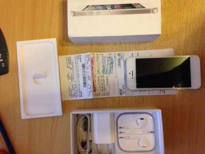 Лот: 4440739. Фото: 1. Apple iphone 5 16Gb white. Смартфоны